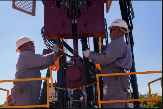Operadores Legacy Energy en campo